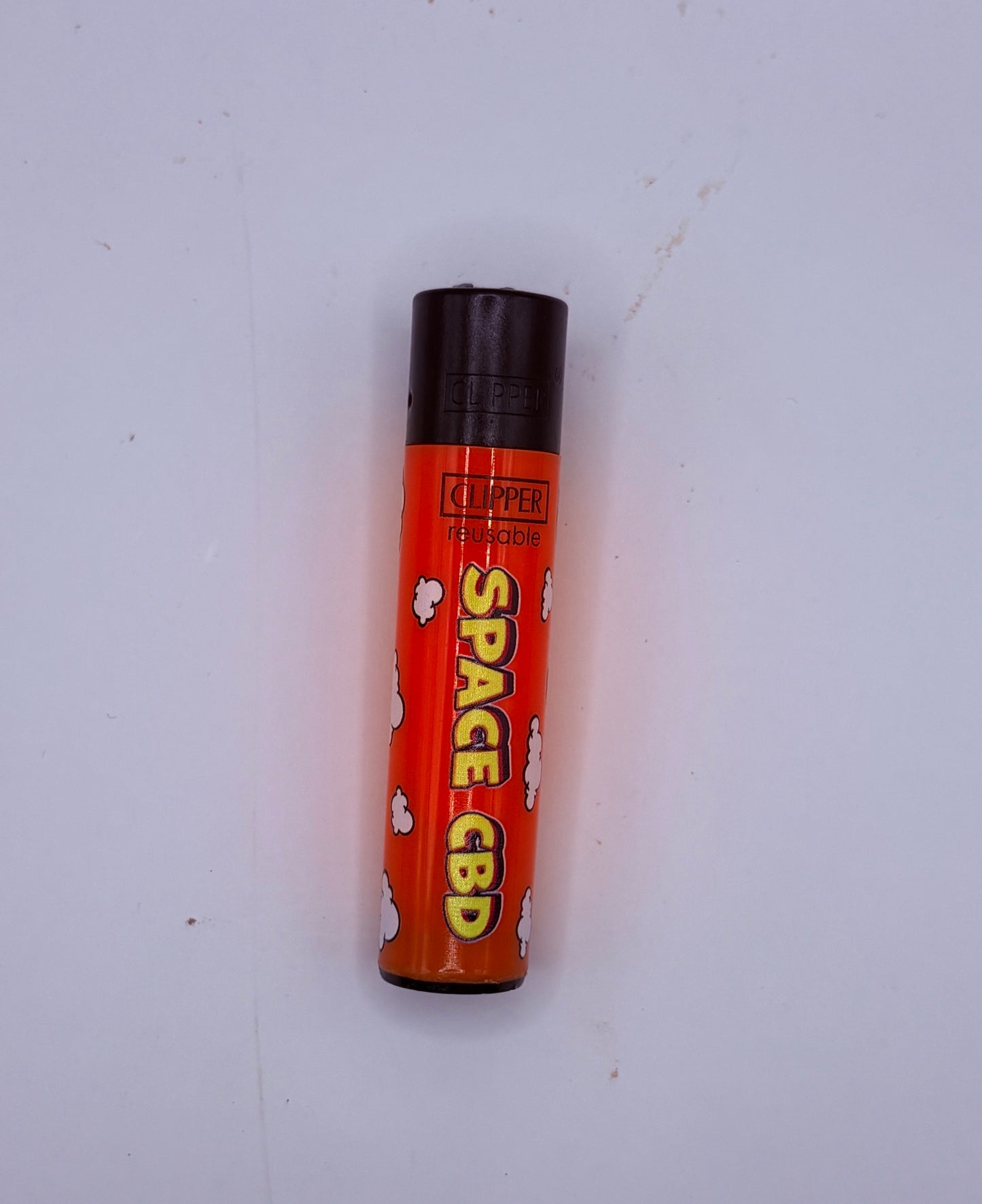Clipper Space CBD orange, logo jaune et nuages blancs